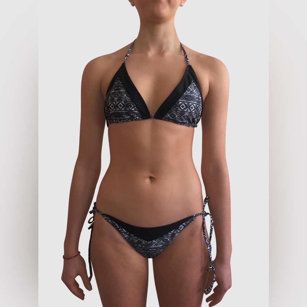NWT - Two piece reversible swimsuit bikini - Polinesia